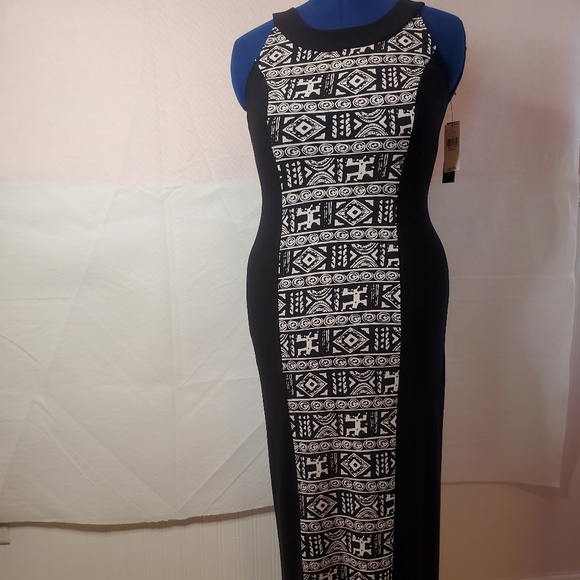 Women black and white  color bllock maxi dress - Picture 1 of 4